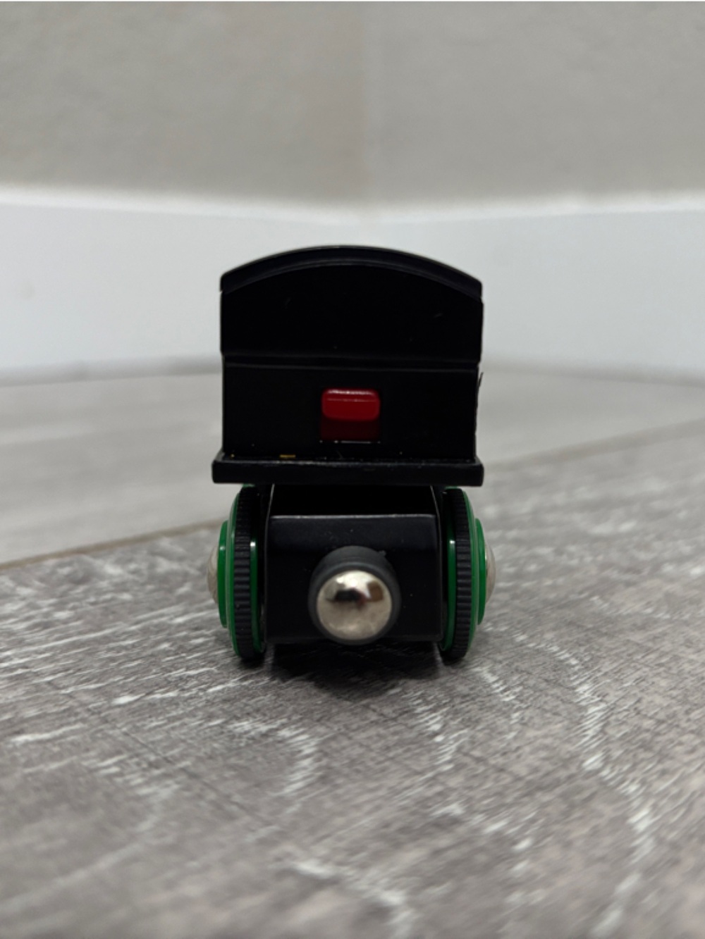 UNTESTED Brio Rechargeable Engine 4WD - Picture 4 of 8